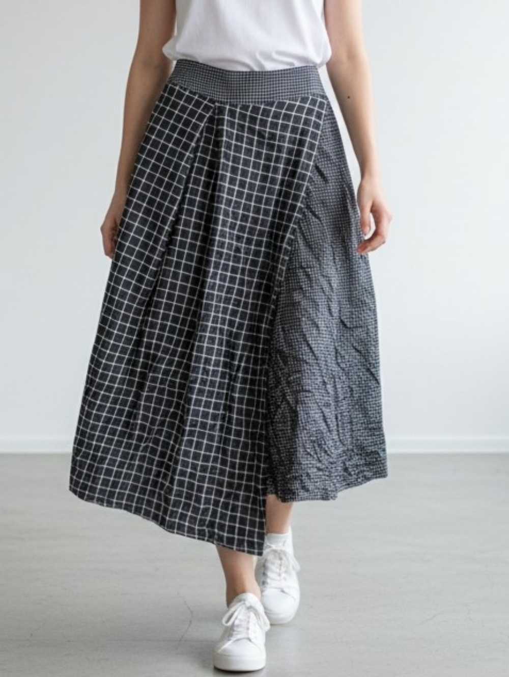 AMMA Black Grid Pattern Maxi Skirt